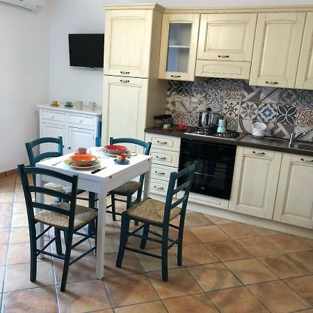 דירות San Giovanni Suèrgiu Casa Della Nonna מראה חיצוני תמונה
