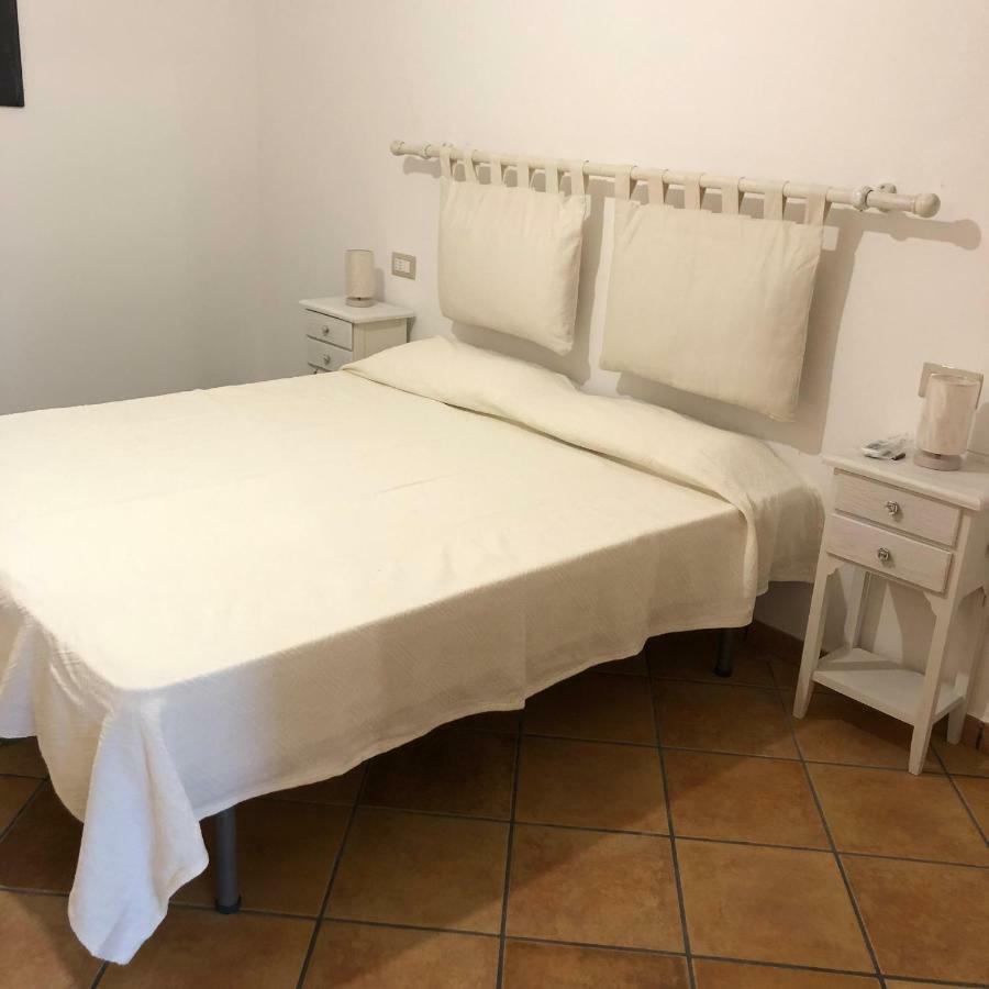 דירות San Giovanni Suèrgiu Casa Della Nonna מראה חיצוני תמונה