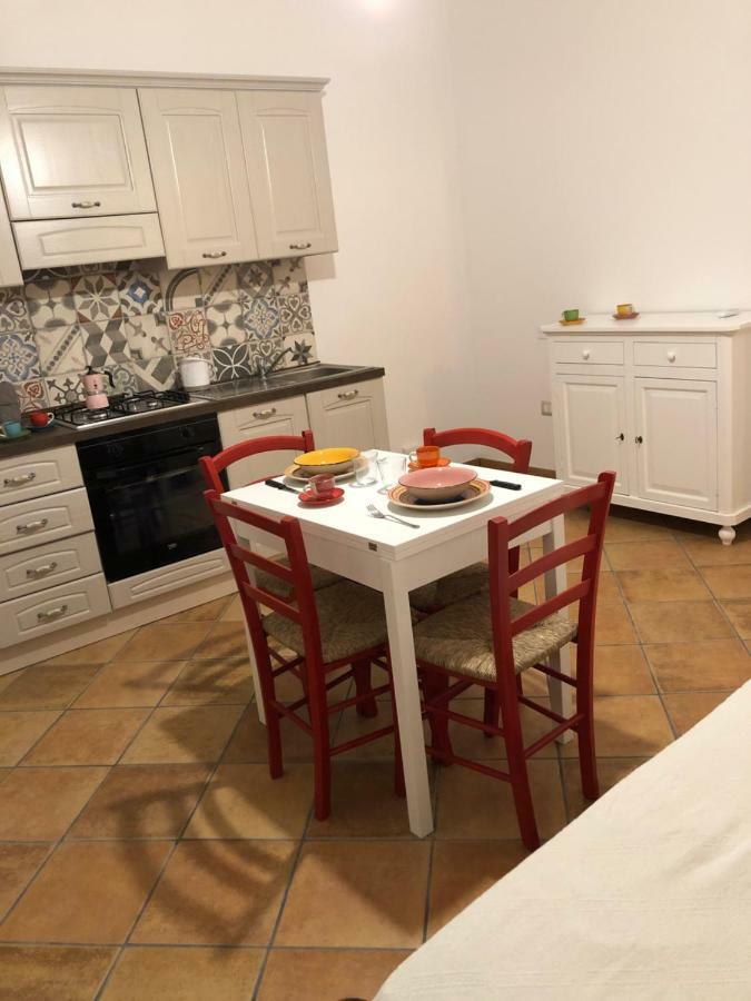 דירות San Giovanni Suèrgiu Casa Della Nonna מראה חיצוני תמונה