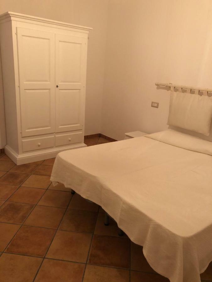 דירות San Giovanni Suèrgiu Casa Della Nonna מראה חיצוני תמונה